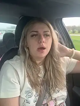 nicolesugarr online show from April 2026 10:26:02 PM