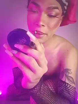 Snapshot of Victor-and-shelly chatting on November 2025 09:19:01 PM Victor-and-shelly online show from November 2025 09:19:01 PM