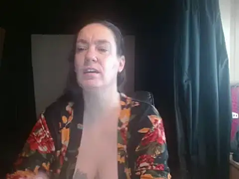 Snapshot of SimoneMoore chatting on February 2025 05:32:02 PM SimoneMoore online show from February 2025 05:32:02 PM