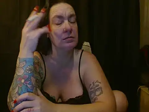 Snapshot of SimoneMoore chatting on March 2025 10:57:01 AM SimoneMoore online show from March 2025 10:57:01 AM