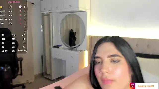 Snapshot of salome_heist1 chatting on March 2026 05:35:01 AM salome heist1 online show from March 2026 05:35:01 AM