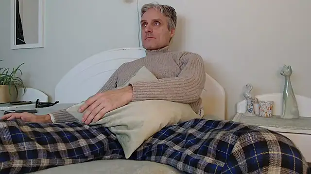 StrongBill online show from December 2024 02:59:02 PM