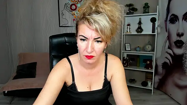 Cassandra Hotty online show from January 2025 09:55:02 AM