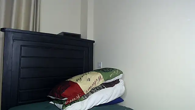 Snapshot of NIKKIE_LOVE chatting on December 2025 04:41:01 AM NIKKIE LOVE online show from December 2025 04:41:01 AM