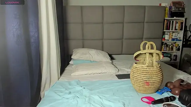 Snapshot of suhaila_suus chatting on March 2026 11:52:01 PM suhaila suus online show from March 2026 11:52:01 PM