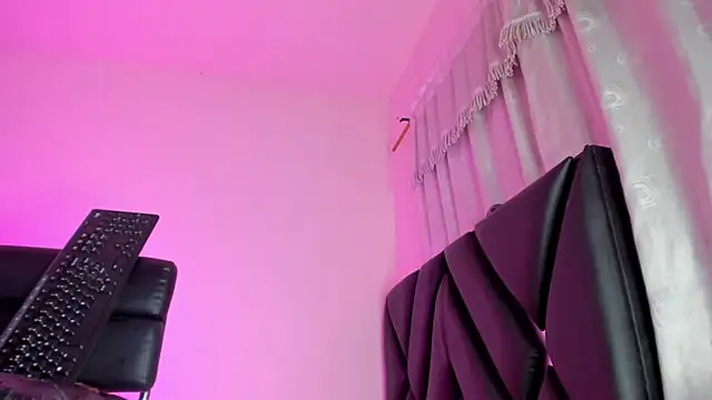 stephany doll  online show from May 2026 09:43:01 PM