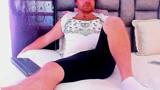 michacosio online show from February 2025 06:10:01 PM