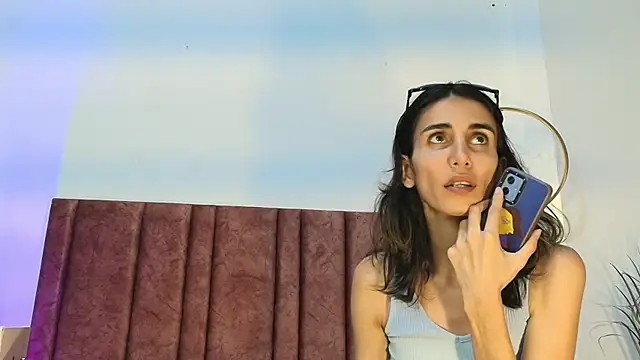 Nina Cavaali online show from September 2025 06:24:01 PM