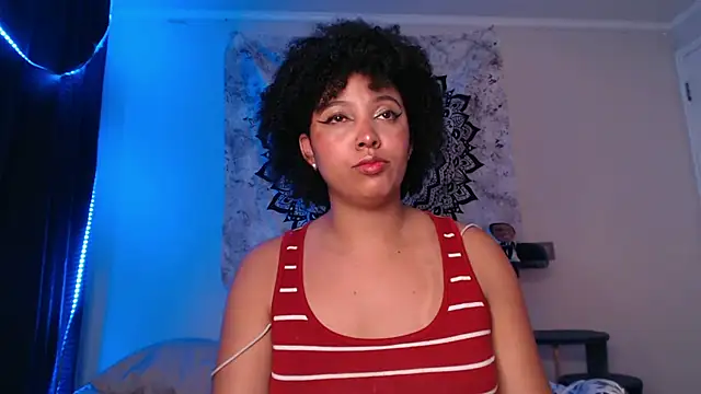 Snapshot of michell_bling1 chatting on January 2025 04:57:02 AM michell bling1 online show from January 2025 04:57:02 AM