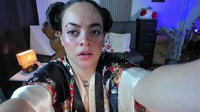 Cuttiealice online show from March 2025 02:42:02 PM