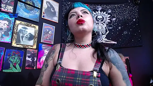 Yourmadame P online show from January 2025 09:43:01 PM