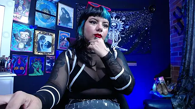 Yourmadame P online show from January 2025 09:40:01 PM