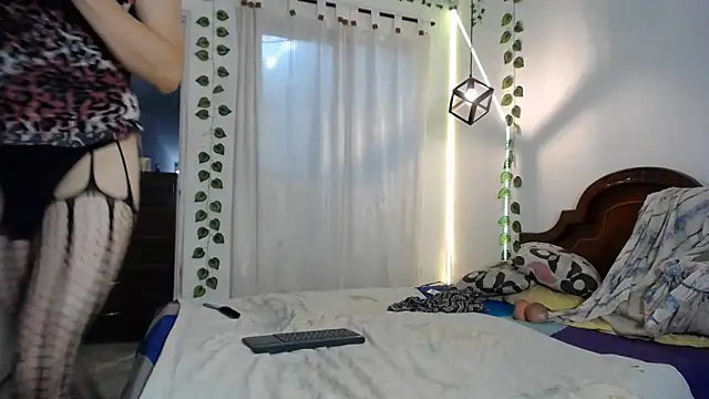 ivonne  hott1 online show from February 2026 06:20:01 PM