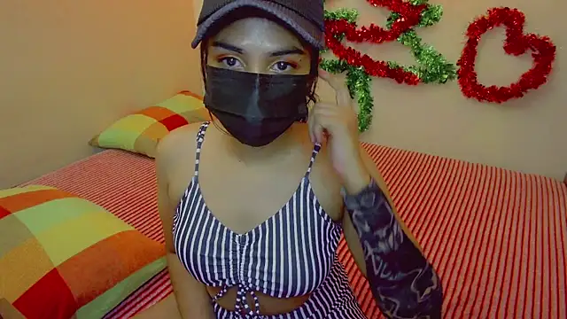 Snapshot of Kiara-Tanvi chatting on December 2024 04:28:01 PM Kiara-Tanvi online show from December 2024 04:28:01 PM