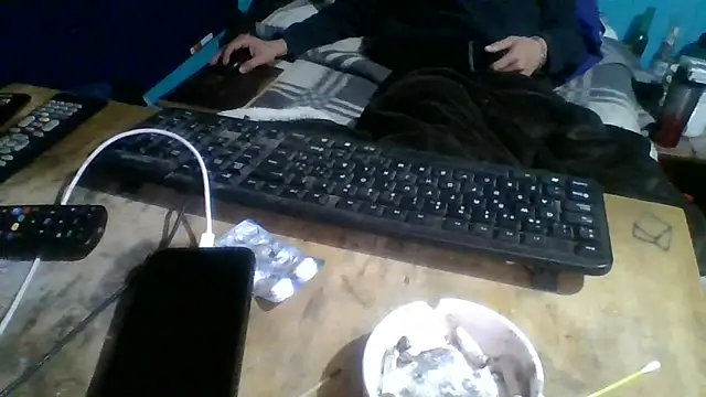 malekon76 online show from May 2026 02:48:01 PM