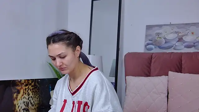 NicolLopeze online show from February 2025 07:20:01 AM