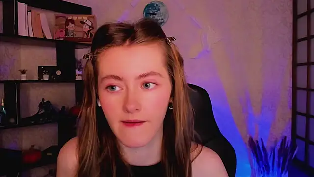 Snapshot of KateCuddle chatting on December 2024 03:40:01 AM KateCuddle online show from December 2024 03:40:01 AM