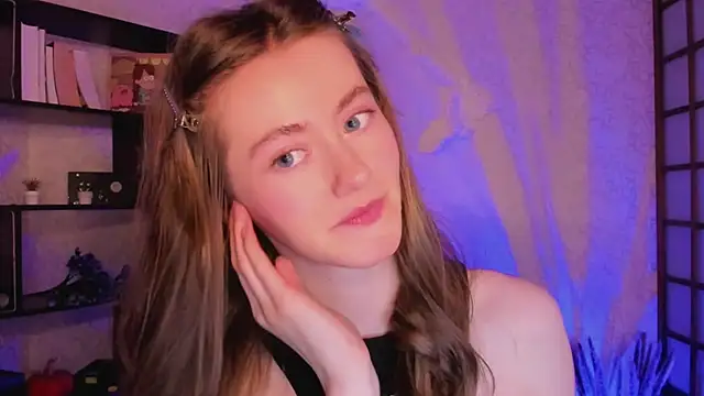 Snapshot of KateCuddle chatting on December 2024 07:50:01 AM KateCuddle online show from December 2024 07:50:01 AM