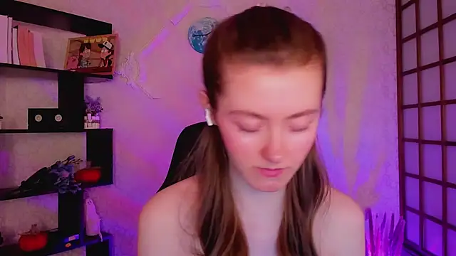 Snapshot of KateCuddle chatting on December 2024 02:10:02 AM KateCuddle online show from December 2024 02:10:02 AM