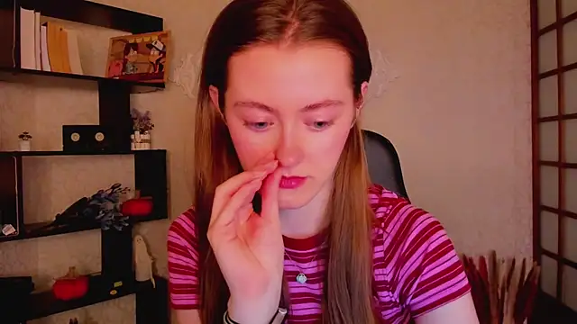 Snapshot of KateCuddle chatting on December 2024 01:51:02 AM KateCuddle online show from December 2024 01:51:02 AM