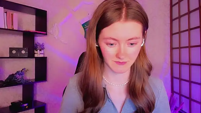 Snapshot of KateCuddle chatting on December 2024 05:09:02 AM KateCuddle online show from December 2024 05:09:02 AM