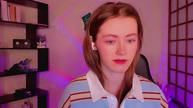 Snapshot of KateCuddle chatting on December 2024 01:37:02 AM KateCuddle online show from December 2024 01:37:02 AM