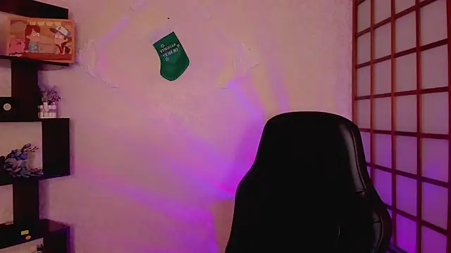 Snapshot of KateCuddle chatting on December 2024 04:49:02 AM KateCuddle online show from December 2024 04:49:02 AM