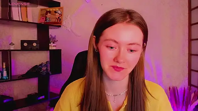 Snapshot of KateCuddle chatting on January 2025 02:18:01 AM KateCuddle online show from January 2025 02:18:01 AM