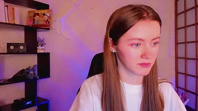 Snapshot of KateCuddle chatting on January 2025 05:08:02 AM KateCuddle online show from January 2025 05:08:02 AM