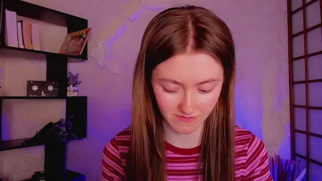 Snapshot of KateCuddle chatting on January 2025 04:57:02 AM KateCuddle online show from January 2025 04:57:02 AM