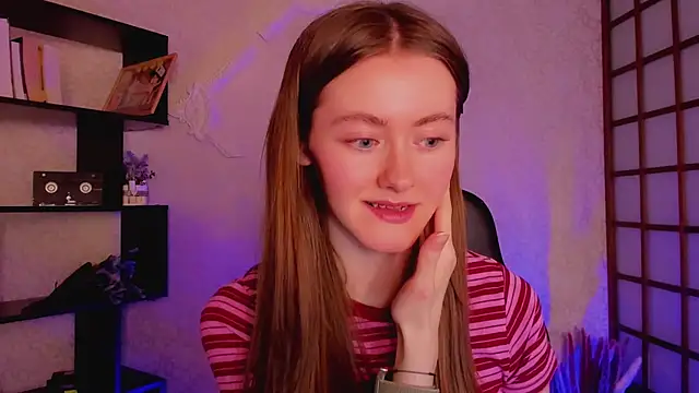 Snapshot of KateCuddle chatting on January 2025 07:59:01 AM KateCuddle online show from January 2025 07:59:01 AM