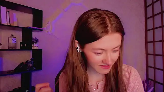 Snapshot of KateCuddle chatting on February 2025 02:07:01 AM KateCuddle online show from February 2025 02:07:01 AM