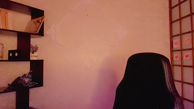 Snapshot of KateCuddle chatting on February 2025 05:41:01 AM KateCuddle online show from February 2025 05:41:01 AM