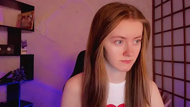 Snapshot of KateCuddle chatting on February 2025 02:23:02 AM KateCuddle online show from February 2025 02:23:02 AM