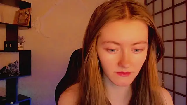 Snapshot of KateCuddle chatting on March 2025 02:27:02 AM KateCuddle online show from March 2025 02:27:02 AM