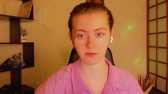 Snapshot of KateCuddle chatting on March 2025 02:21:01 AM KateCuddle online show from March 2025 02:21:01 AM