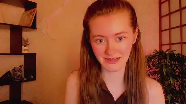 Snapshot of KateCuddle chatting on March 2025 05:33:01 AM KateCuddle online show from March 2025 05:33:01 AM