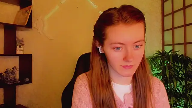 Snapshot of KateCuddle chatting on March 2025 02:31:02 AM KateCuddle online show from March 2025 02:31:02 AM