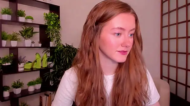 Snapshot of KateCuddle chatting on September 2025 02:44:01 AM KateCuddle online show from September 2025 02:44:01 AM