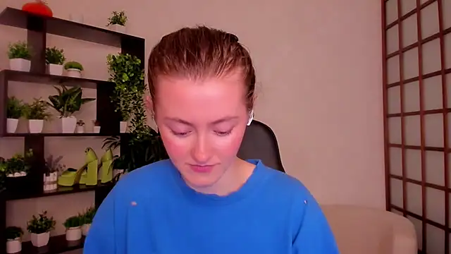 Snapshot of KateCuddle chatting on September 2025 02:55:02 AM KateCuddle online show from September 2025 02:55:02 AM