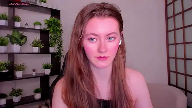 Snapshot of KateCuddle chatting on November 2025 02:34:02 AM KateCuddle online show from November 2025 02:34:02 AM