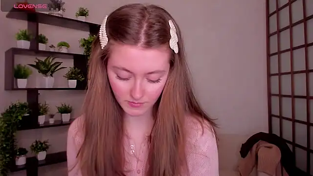 Snapshot of KateCuddle chatting on February 2026 03:01:02 AM KateCuddle online show from February 2026 03:01:02 AM