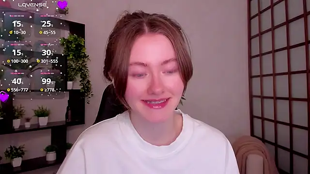 Snapshot of KateCuddle chatting on February 2026 03:10:01 AM KateCuddle online show from February 2026 03:10:01 AM