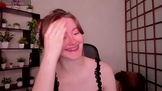 Snapshot of KateCuddle chatting on February 2026 02:29:02 AM KateCuddle online show from February 2026 02:29:02 AM