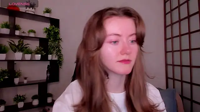 Snapshot of KateCuddle chatting on February 2026 02:40:01 AM KateCuddle online show from February 2026 02:40:01 AM