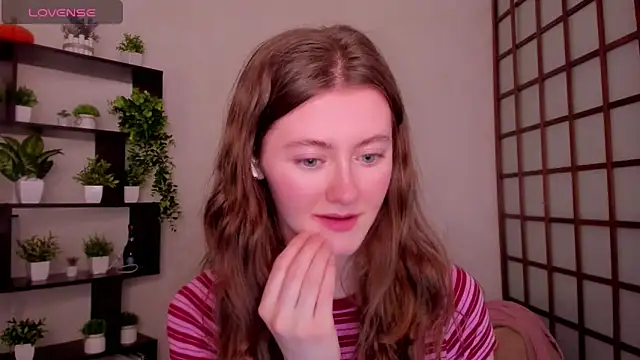 Snapshot of KateCuddle chatting on February 2026 02:41:02 AM KateCuddle online show from February 2026 02:41:02 AM