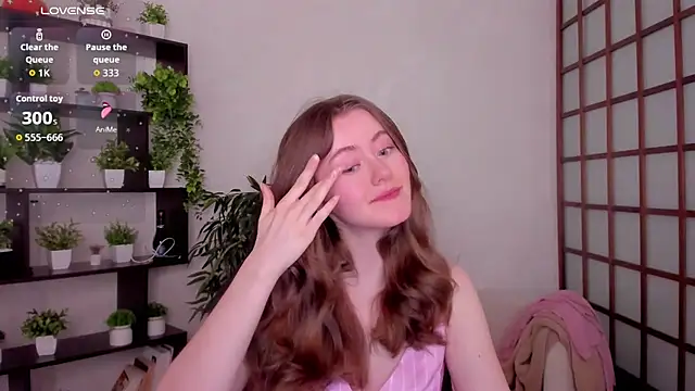 Snapshot of KateCuddle chatting on February 2026 06:26:01 AM KateCuddle online show from February 2026 06:26:01 AM