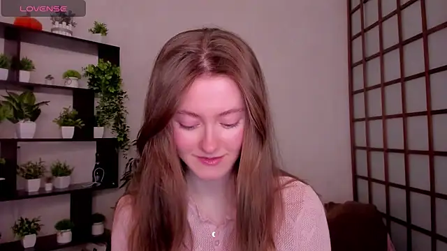 Snapshot of KateCuddle chatting on February 2026 03:05:02 AM KateCuddle online show from February 2026 03:05:02 AM