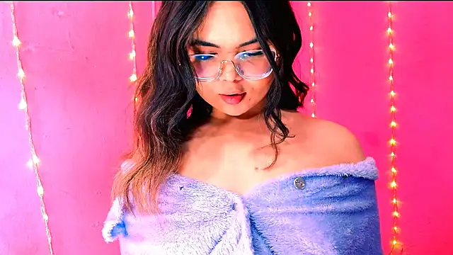 Snapshot of alaiia_rosse chatting on December 2025 05:14:01 AM alaiia rosse online show from December 2025 05:14:01 AM