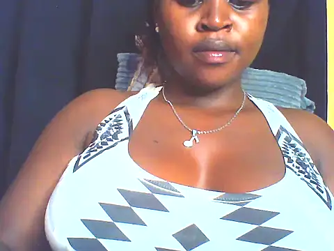 Snapshot of EboniesBelle chatting on May 2026 06:07:02 AM EboniesBelle online show from May 2026 06:07:02 AM